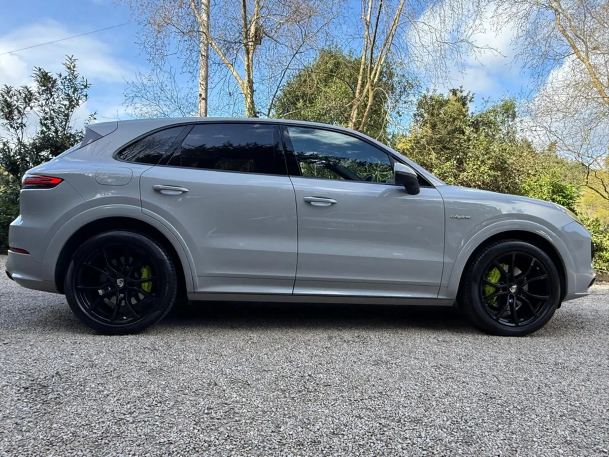 Porsche Cayenne E-HYBRID *Crayon…Sport Design…BOSE - Image 4