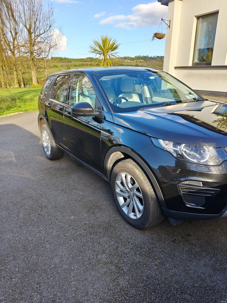 Land Rover Discovery Sport 2018 - Image 1