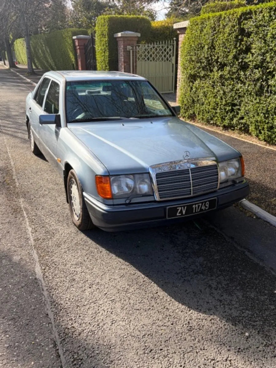 1989 Mercedes-Benz 260E Auto, NCT April 2028 - Image 1