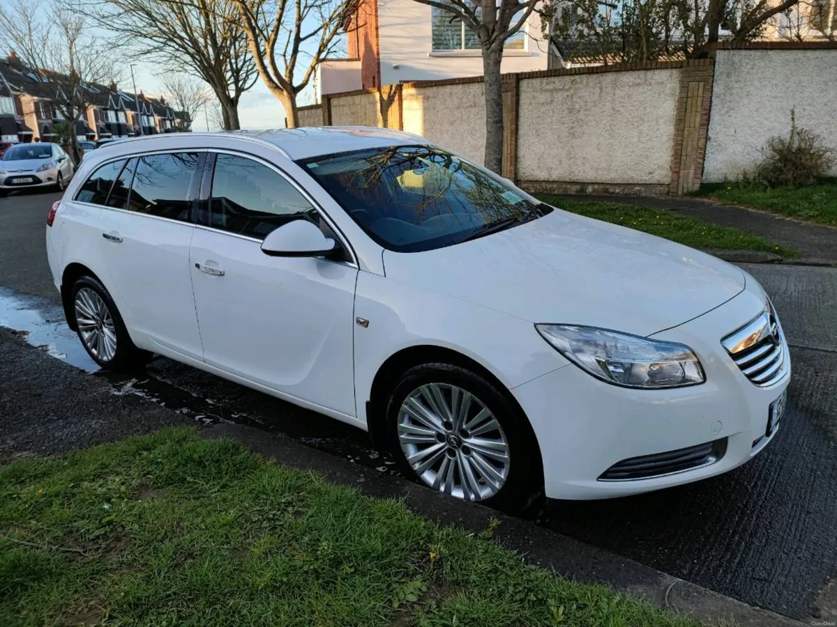 Opel Insignia - Image 1