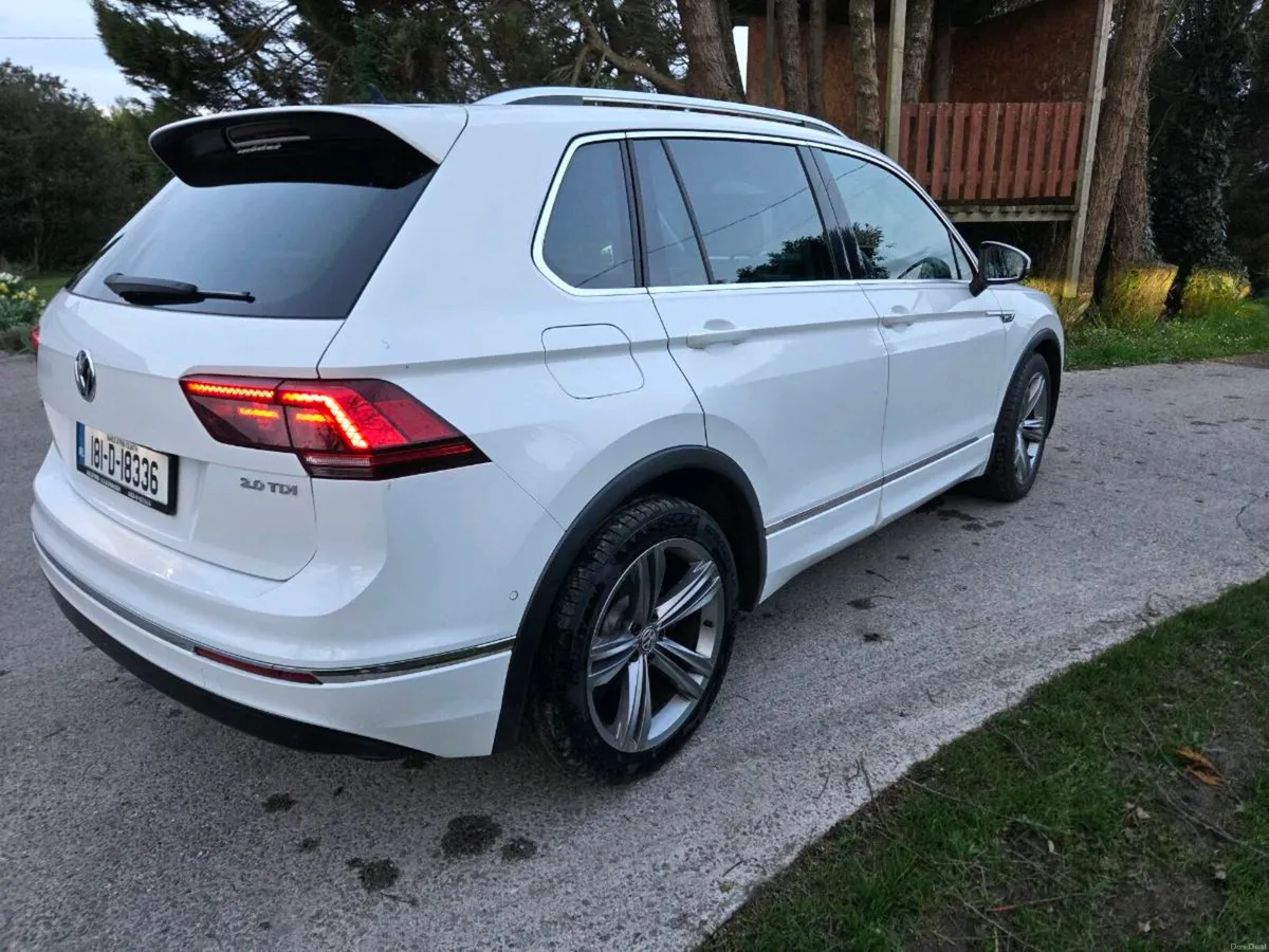 2018 Volkswagen Tiguan R-Line - Image 2