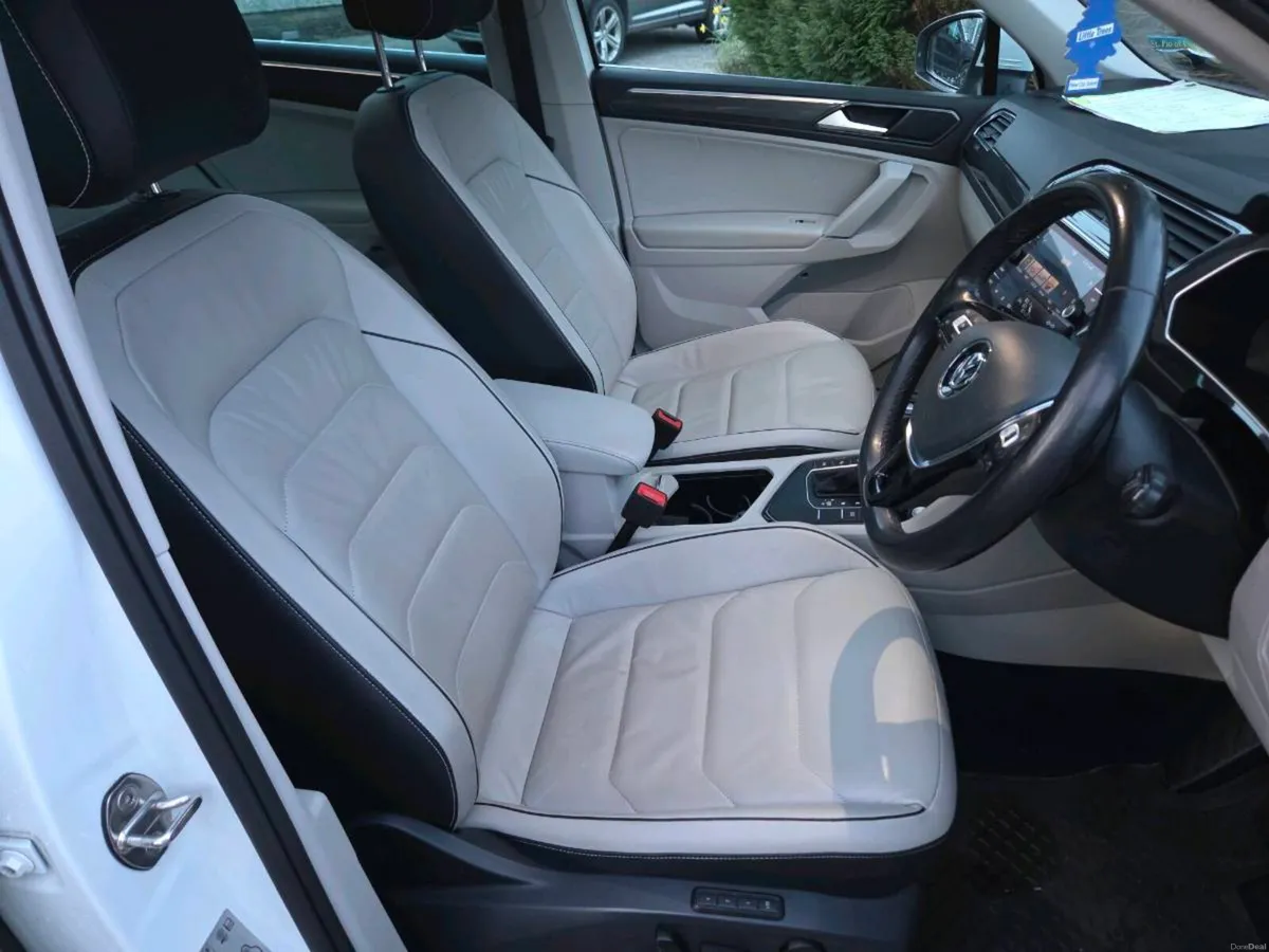 2018 Volkswagen Tiguan R-Line - Image 4