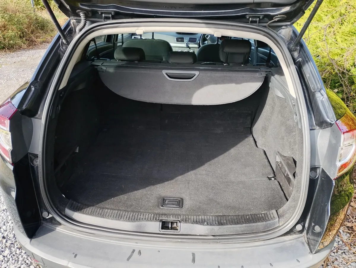 Renault Megane 2012 - Image 2