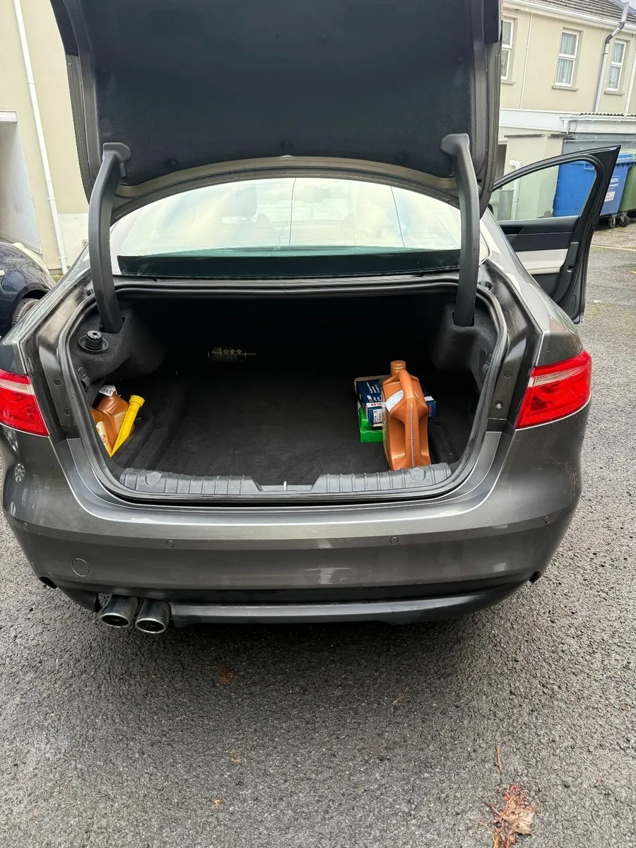 Jaguar XF 2017 - Image 2