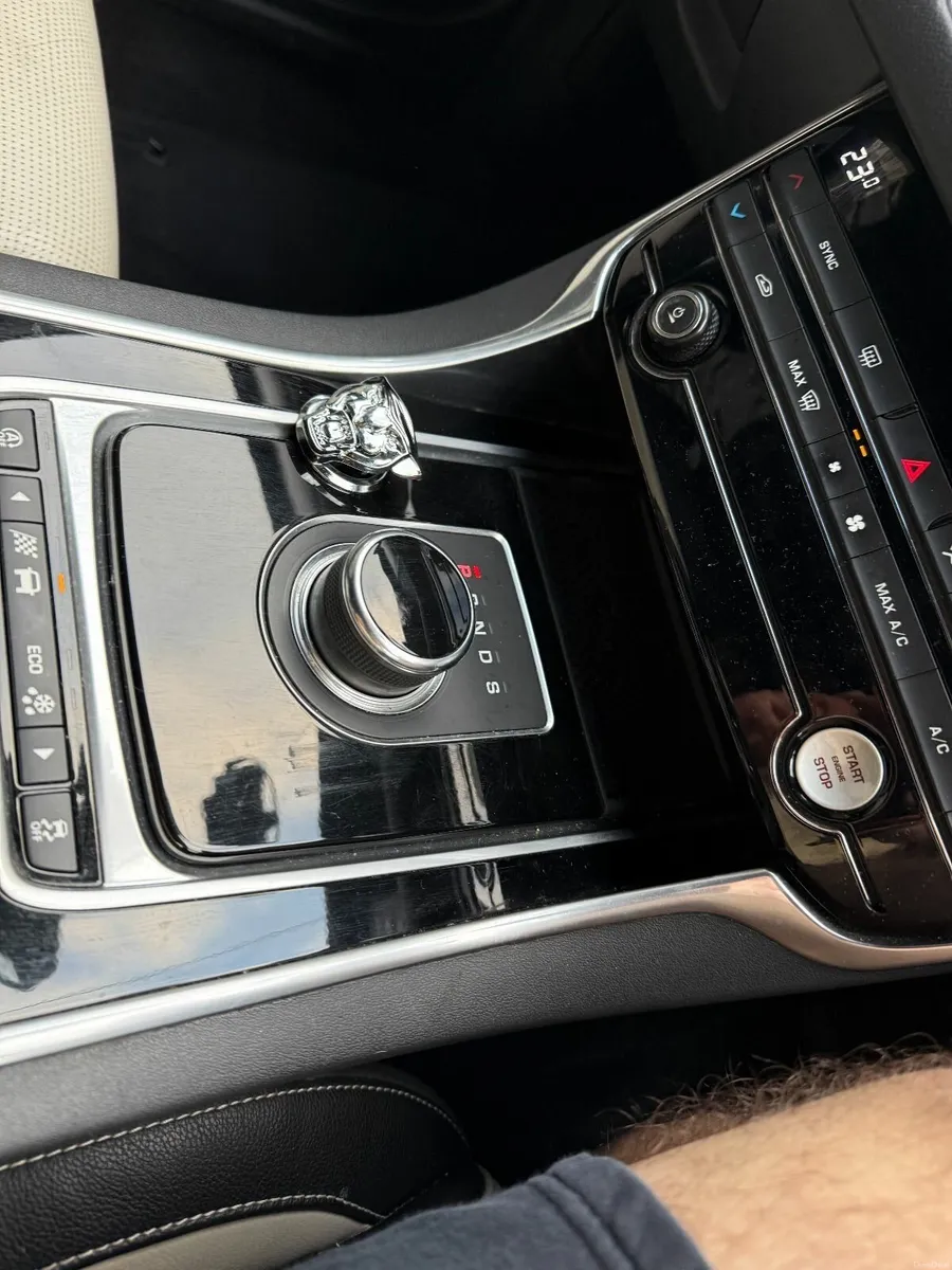 Jaguar XF 2017 - Image 4