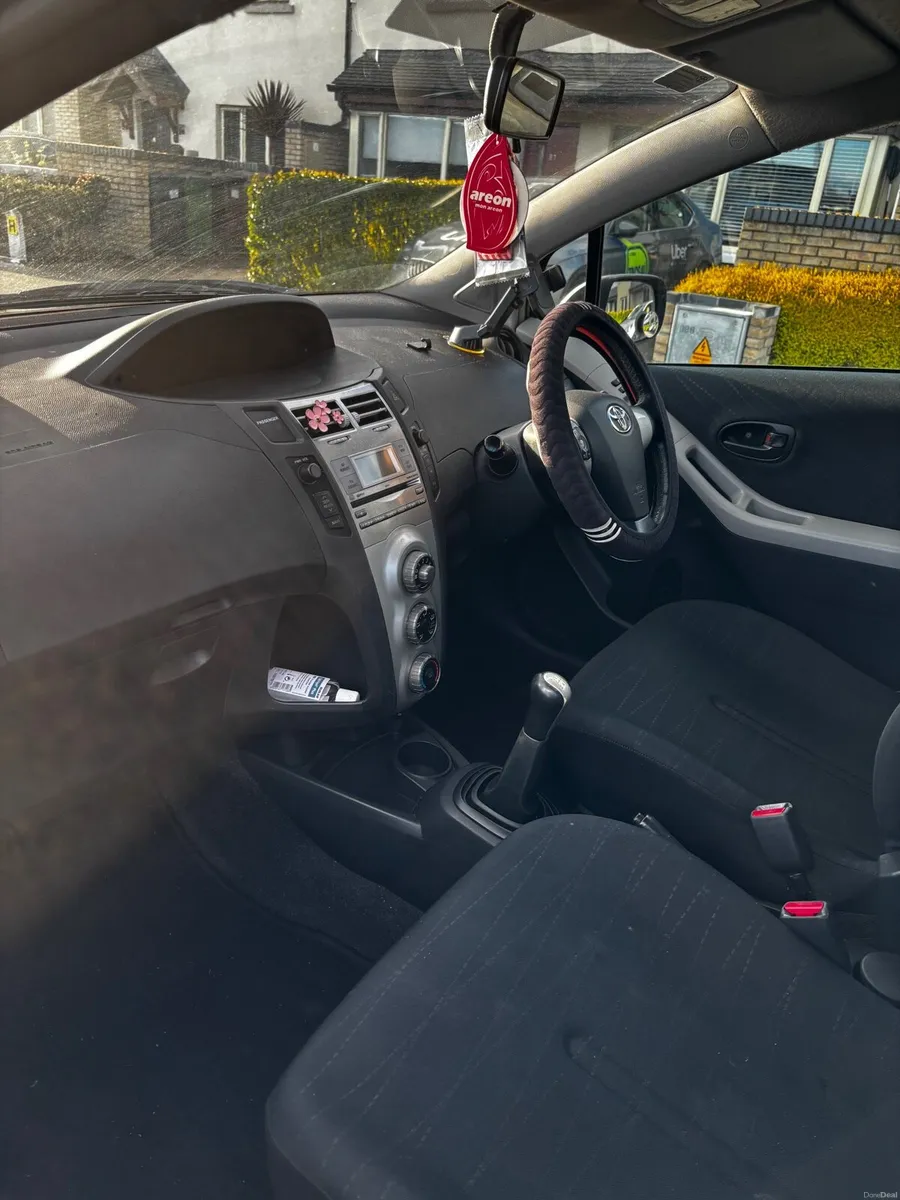 2009 Toyota Yaris low mileage - price negotiable - Image 2