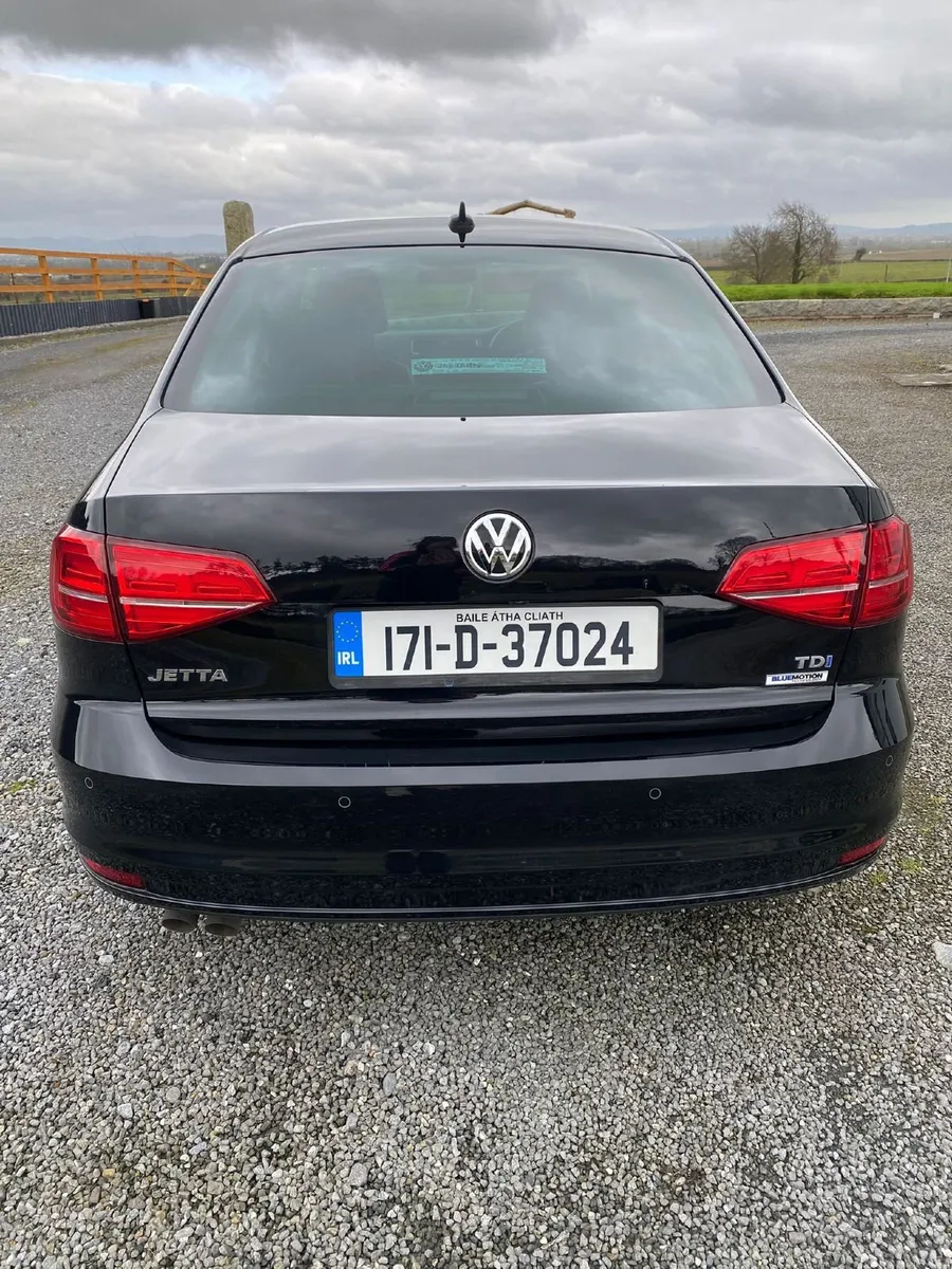Volkswagen Jetta 2017 - Image 4