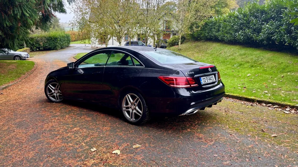 Mercedes-Benz E220 Coupe - Image 2