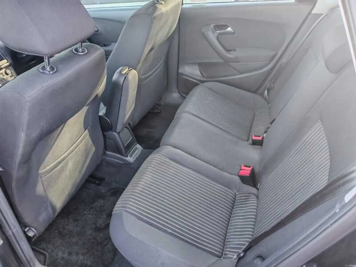 2013 Volkswagen Polo - Image 4