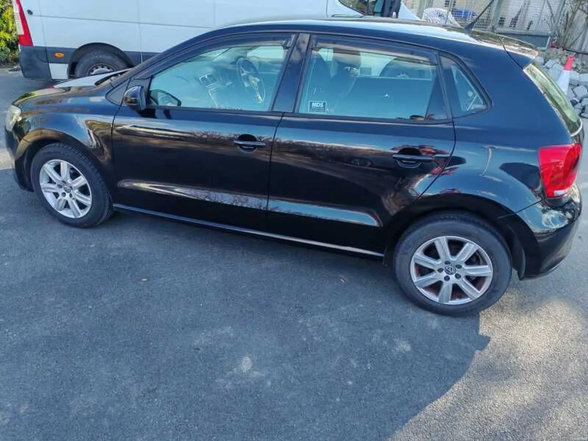 2013 Volkswagen Polo - Image 2
