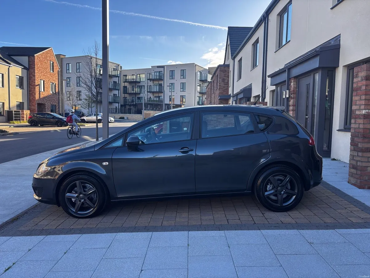 Car - Image 4