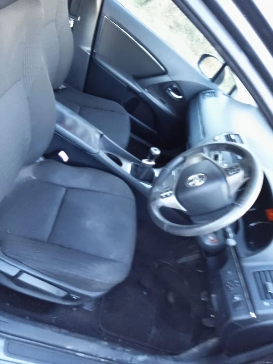 Toyota Avensis 2010 - Image 3