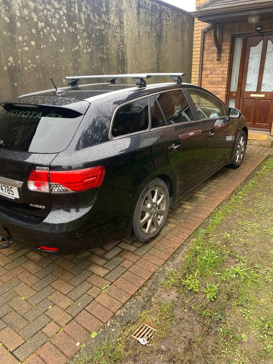 Toyota Avensis Estate - Image 4