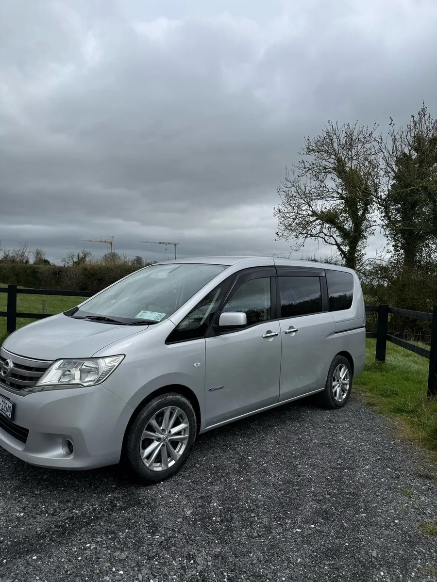 2013 Nissan Serena 8 seater hybrid automatic - Image 4