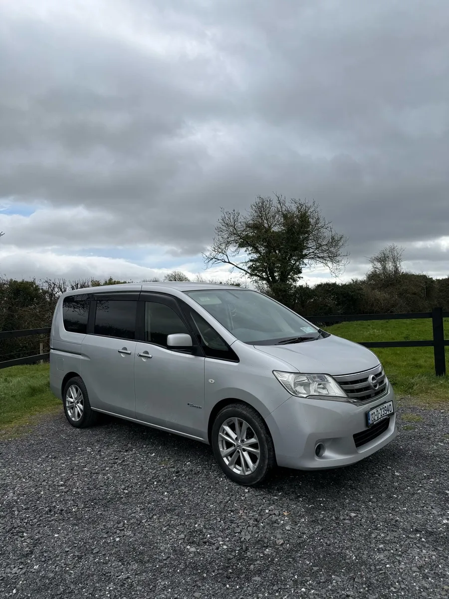 2013 Nissan Serena 8 seater hybrid automatic - Image 1