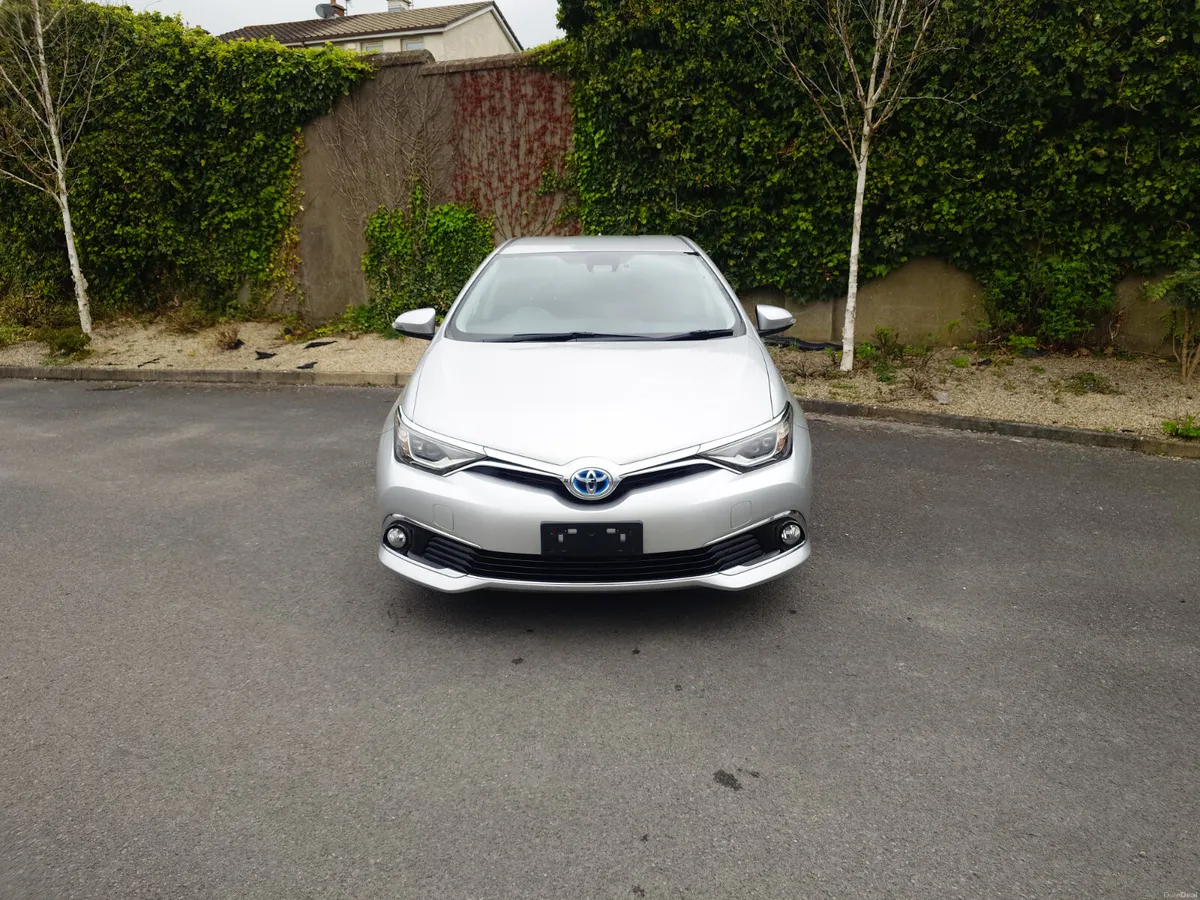 Toyota Auris Hybrid 1.8 - Image 2