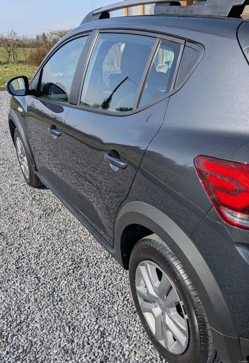 2023 Dacia Sandero Expression TCe 90 1.0 l petrol - Image 2