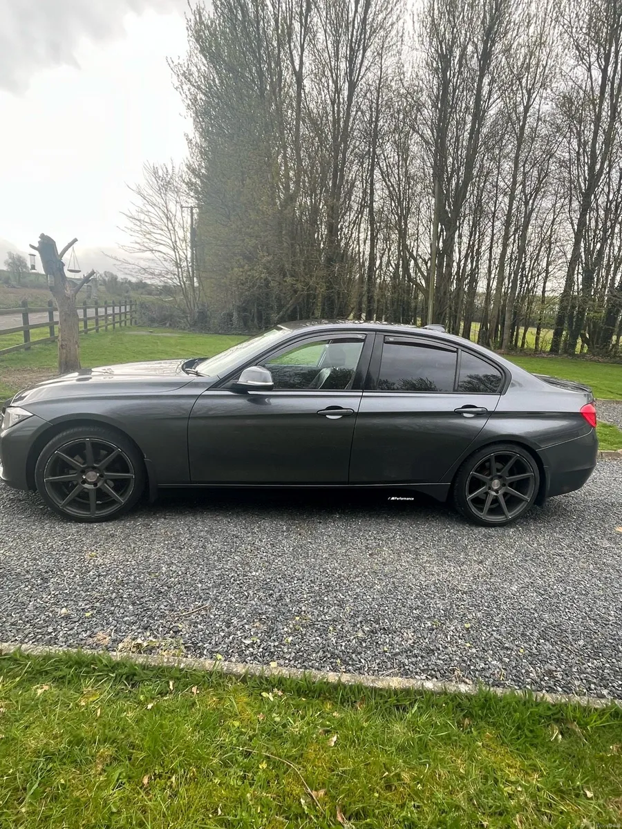 BMW 320 F30 Sport 2012 - Image 2