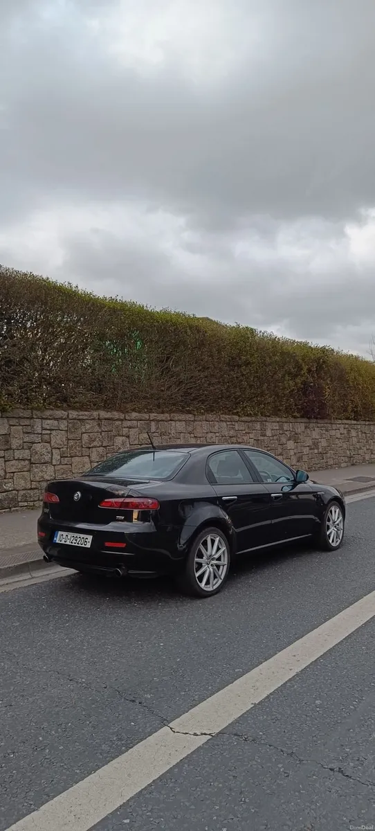 Alfa Romeo 159 2010 - Image 2