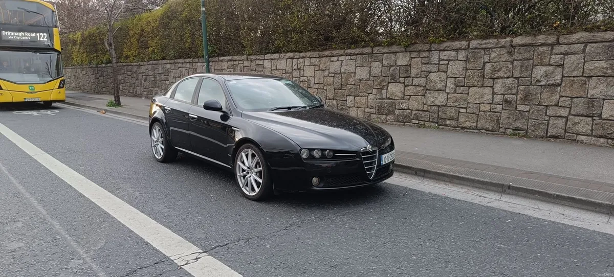 Alfa Romeo 159 2010 - Image 1