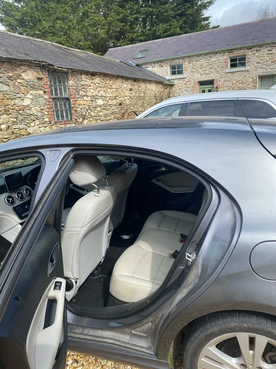 2017 Mercedes Benz 200a diesel automatic 5-door - Image 4