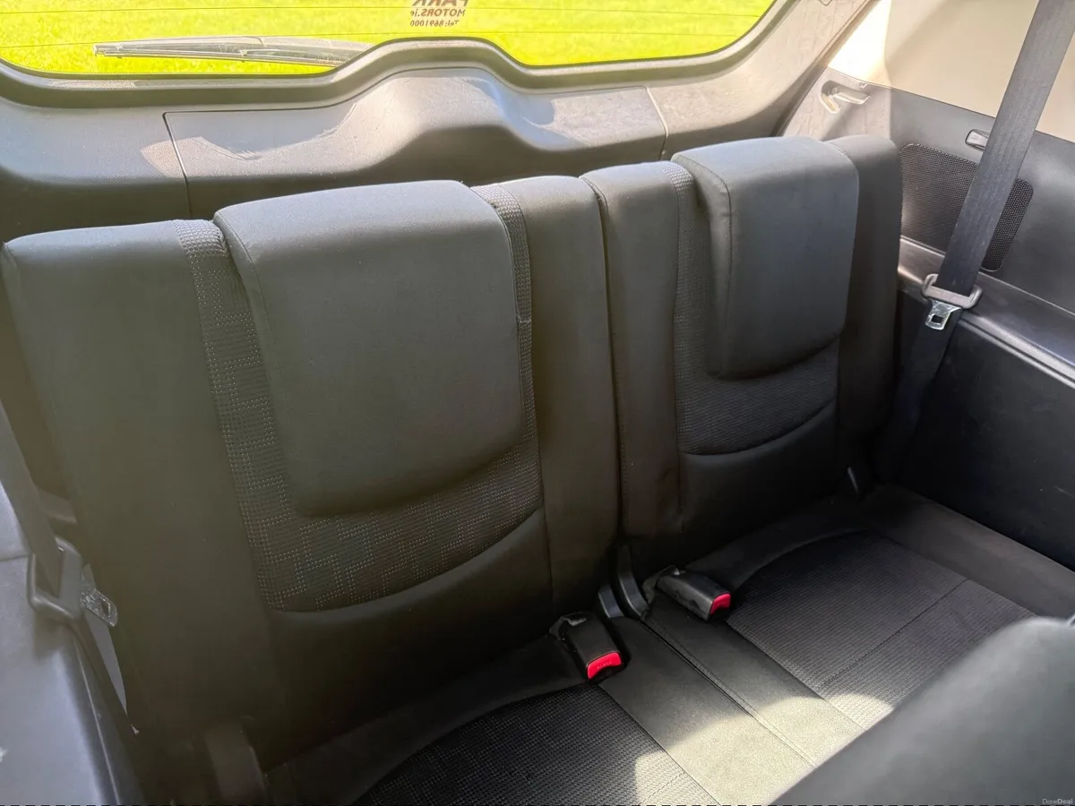 Mazda Mazda5 2010 - Image 2