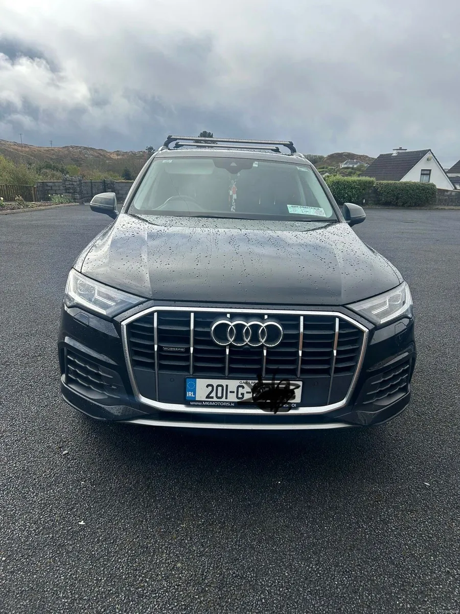 Audi Q7 - Image 1