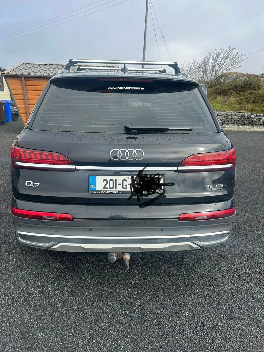 Audi Q7 - Image 2