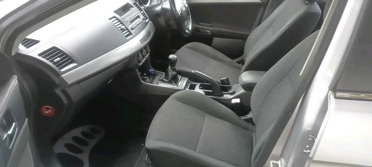 Mitsubishi Lancer NEW NCT / TAX - Image 3