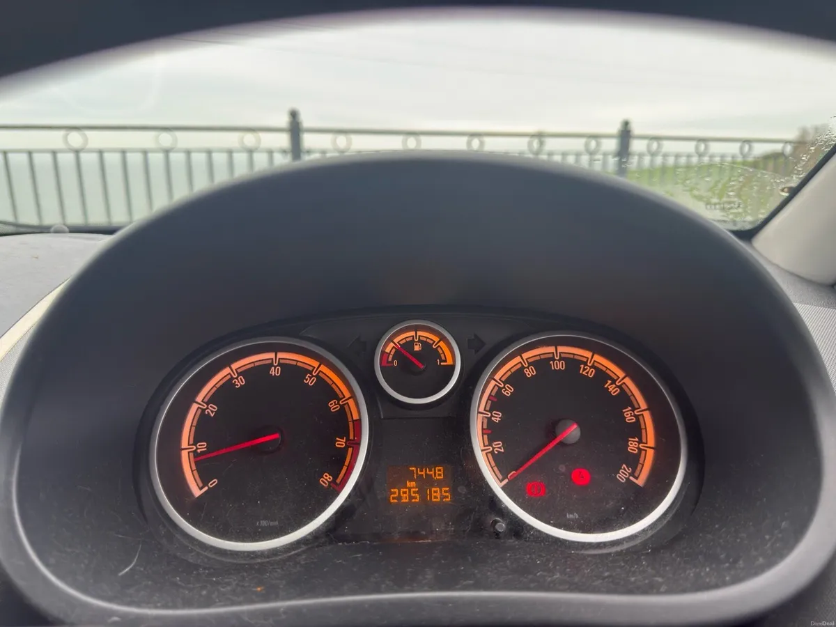 Opel Corsa 2009 - Image 3
