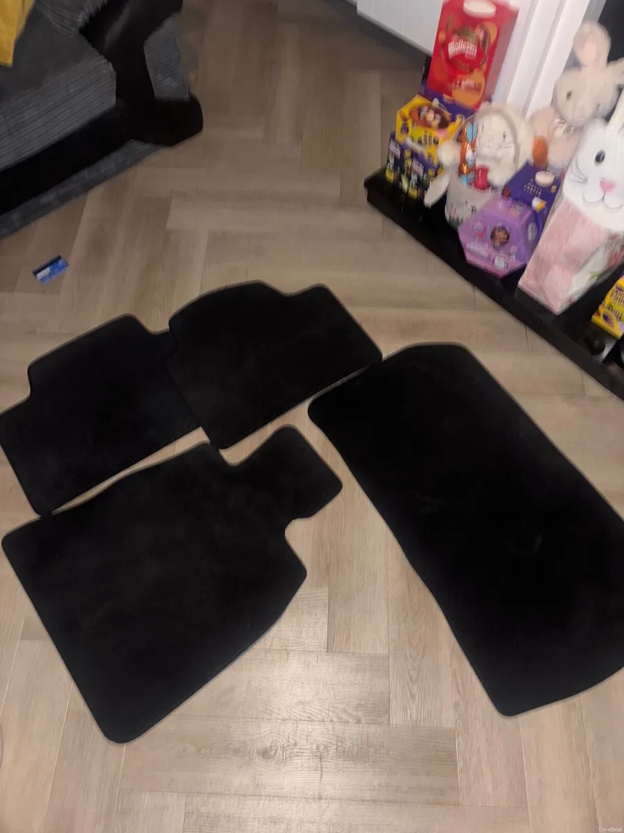 BMW 3-Series 2020 - Image 1