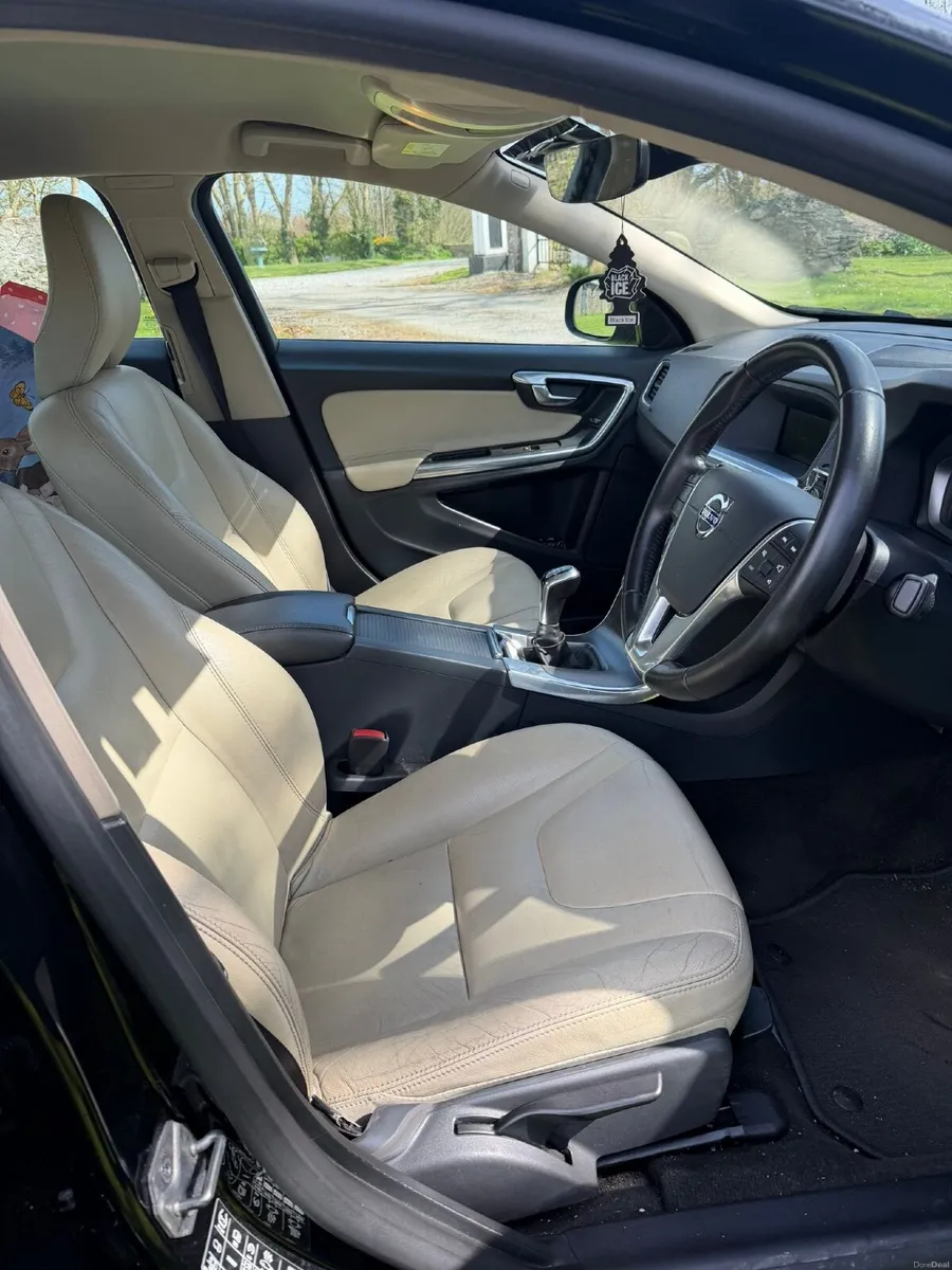 Volvo S60 2016 - Image 3