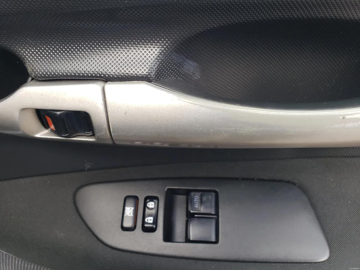 Toyota Auris 2007 - Image 4