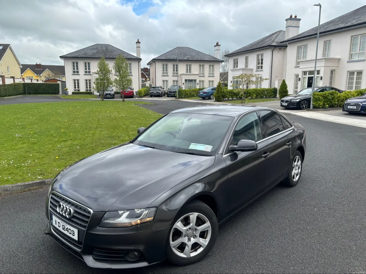 2011 Audi A4 saloon 2.0 TDI 140 bhp high spec - Image 2