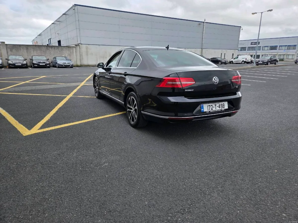 2017 vw passat - Image 4