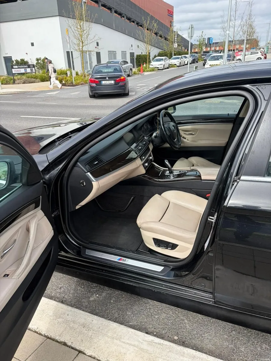 BMW 5-Series 2011 - Image 3