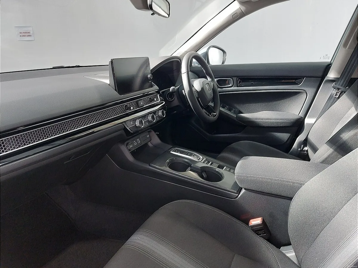 Honda Civic Hatchback Elegance - Image 2