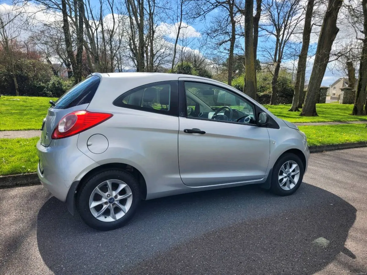 CLEAN 2010 FORD KA LOW MILEAGE. - Image 4