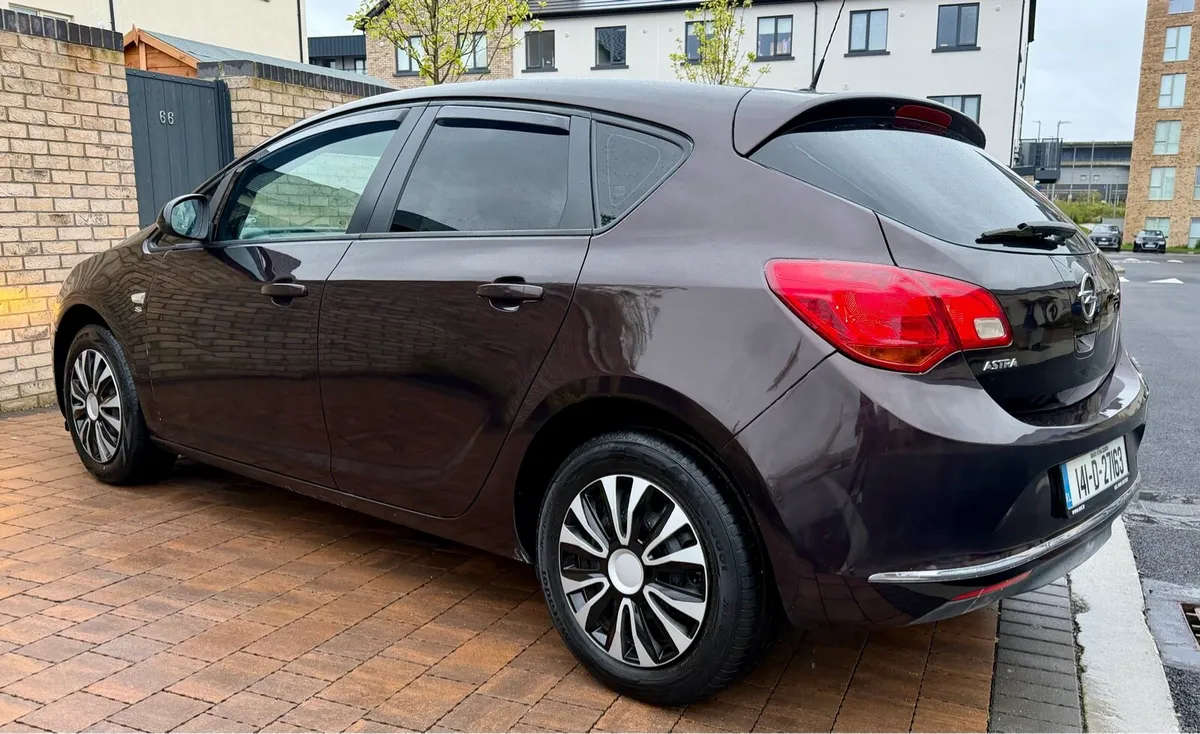 Opel Astra 1.2 - NCT & TAX - Image 3