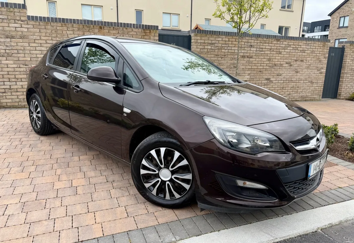 Opel Astra 1.2 - NCT & TAX - Image 1