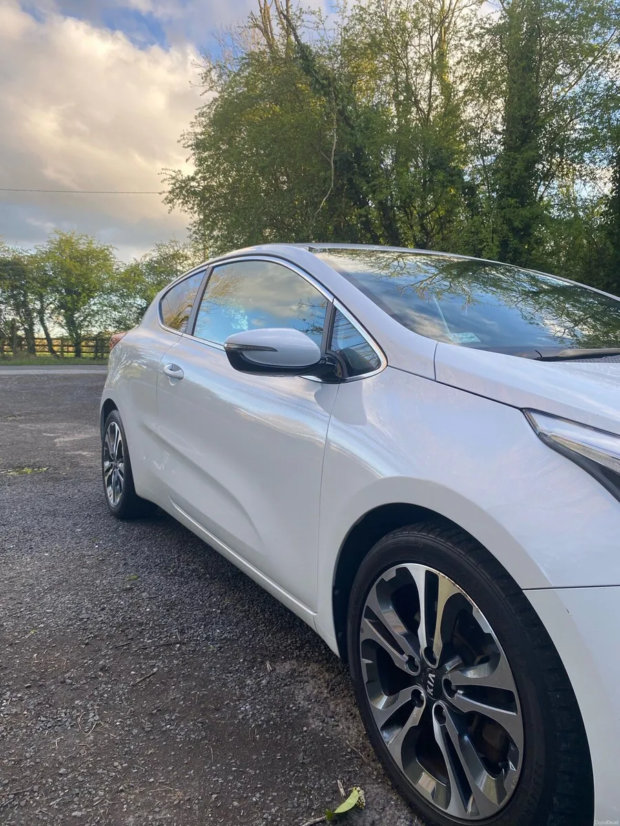 Kia ProCeed 1.6 3DR - Image 2