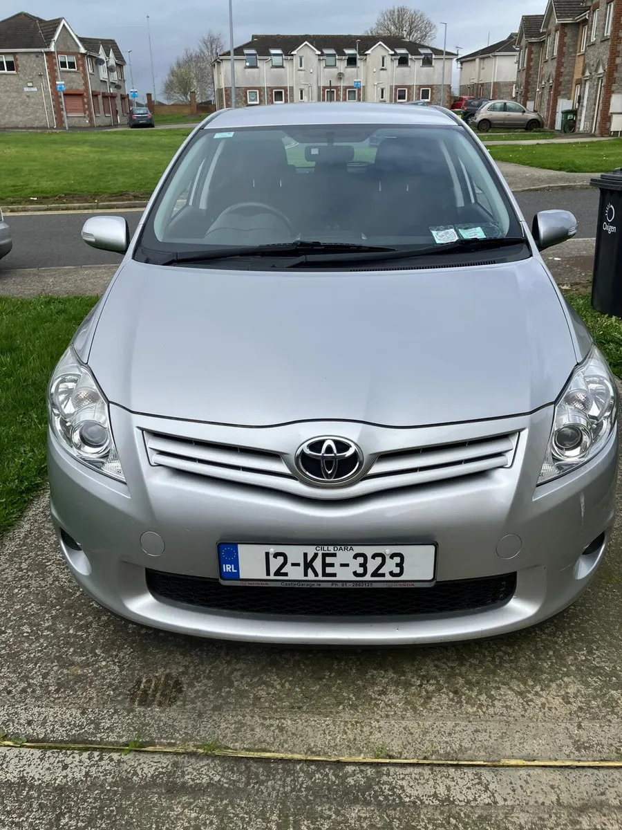 Toyota Auris Terra 1.4 Deisal 5DR - Image 1