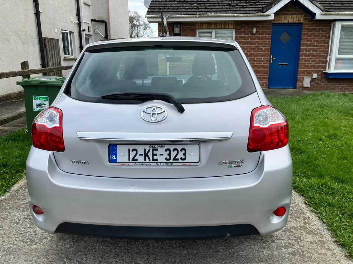 Toyota Auris Terra 1.4 Deisal 5DR - Image 3