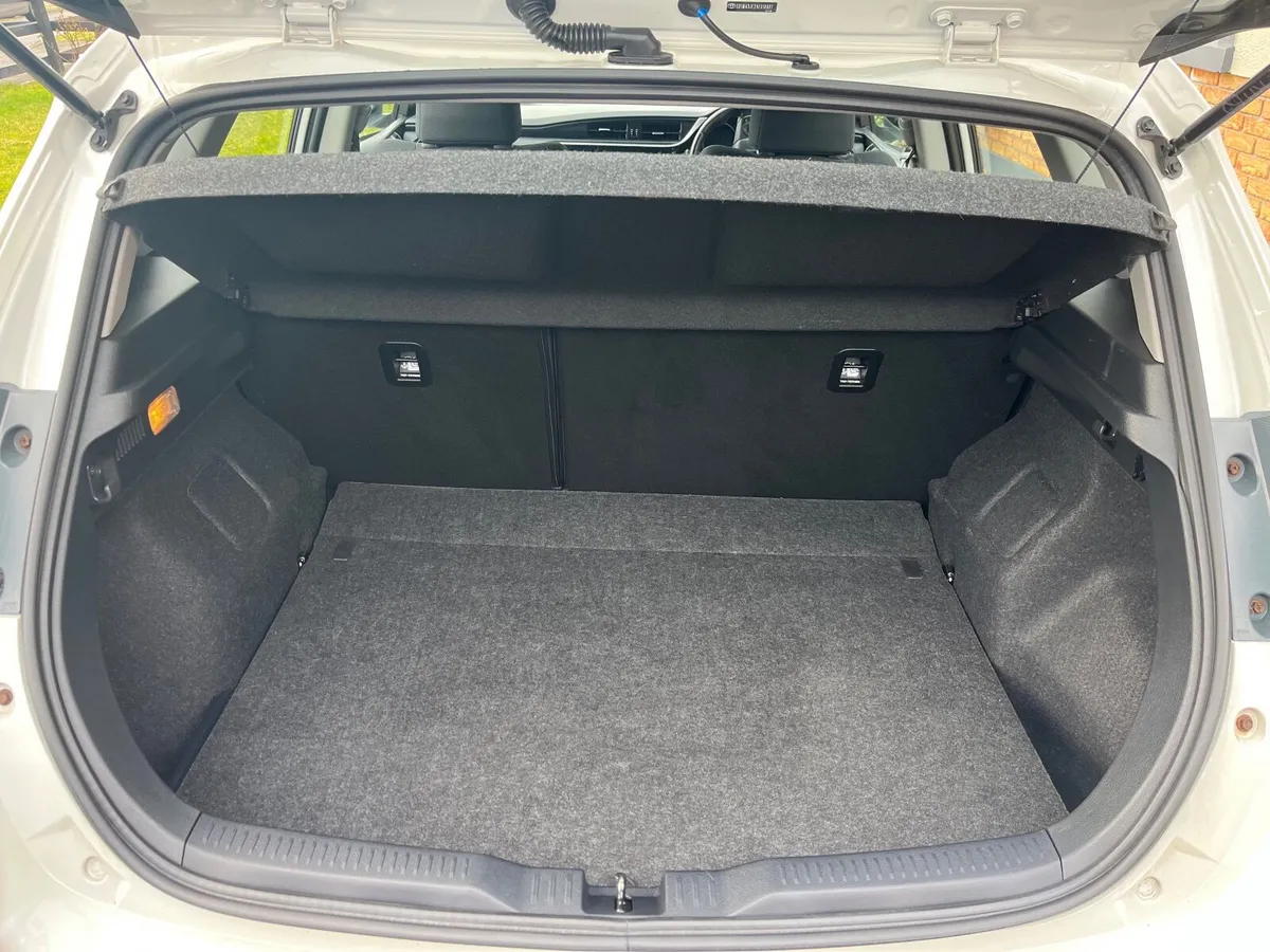 Toyota Auris 2016 - Image 3