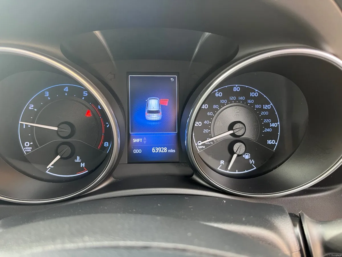 Toyota Auris 2016 - Image 2