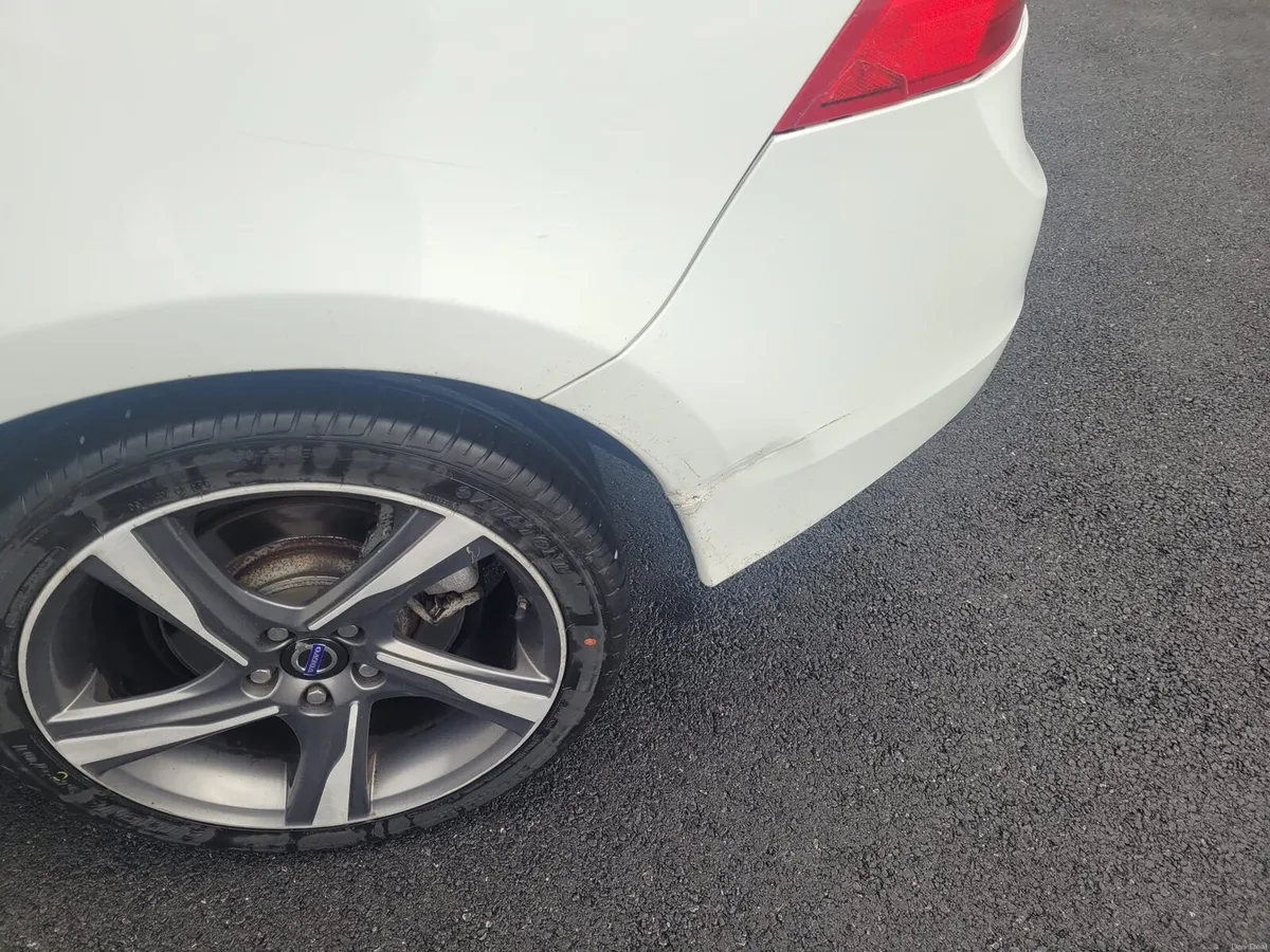 Volvo S60 R Design - Image 3