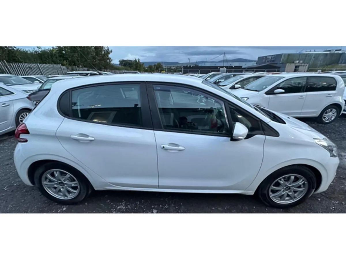 Peugeot 208 Puretech 1.2L Petrol Automatic (2763) - Image 4