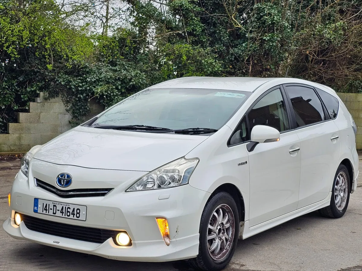 Toyota Prius 2014 alpha wagon hybrid auto €6990 - Image 3