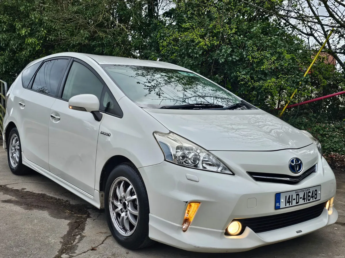 Toyota Prius 2014 alpha wagon hybrid auto €5900 - Image 1