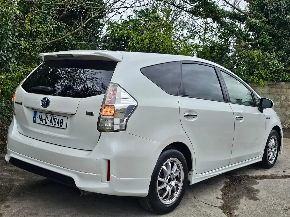Toyota Prius 2014 alpha wagon hybrid auto €6990 - Image 2